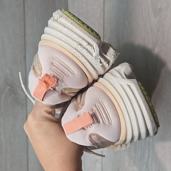 Hoka Women's Bondi 8 Athletic Running Shoes Sneakers Sz 10B - Picture 7 of 15